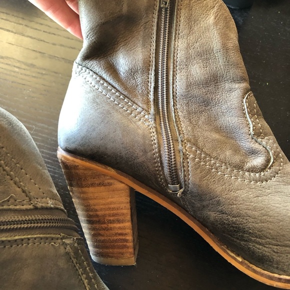 Rebels Stomp western style ankle boot greyish olive color leather wood heel 9 - Picture 3 of 10